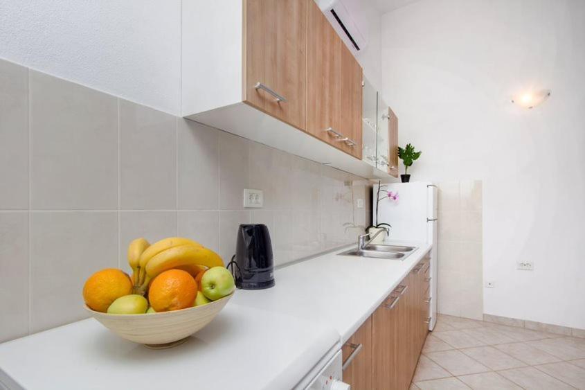 Apartman Belakusic 1 Grebastica Exterior photo
